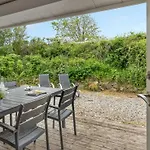Jenny - 140m From The Sea By Interhome