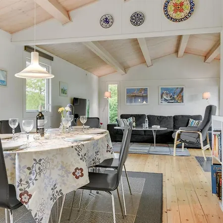 Сasa de vacaciones Jenny - 140m From The Sea By Interhome