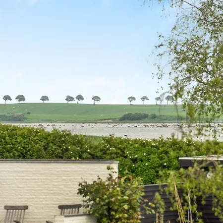 度假居 Jenny - 140m From The Sea By Interhome *