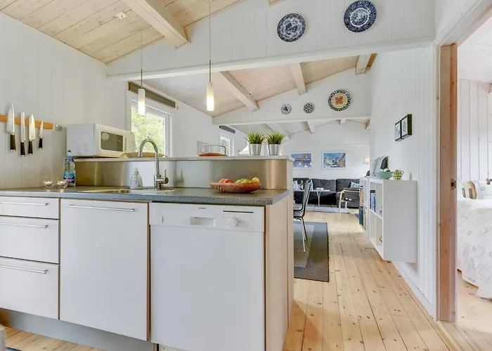 Jenny - 140m From The Sea By Interhome *