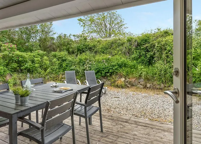 Jenny - 140m From The Sea By Interhome